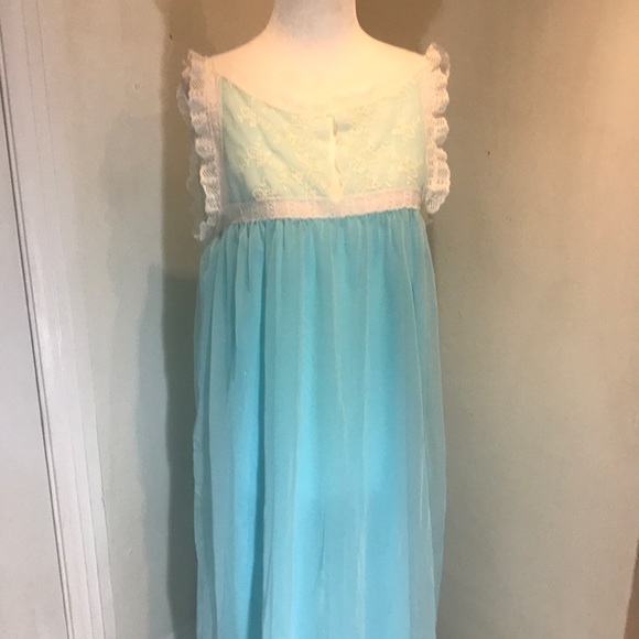 “SLUMBER SUZY” Vintage Blue Chiffon Ladies Nightgown. - Picture 2 of 12